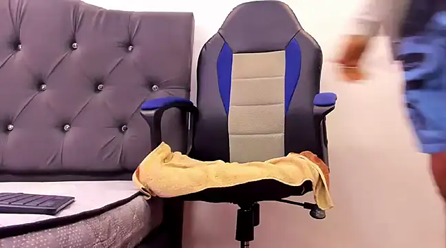 carlos alber12 online show from March 9, 2025, 9:57 pm