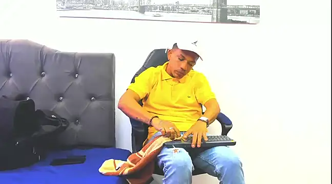 carlos alber12 online show from March 15, 2025, 6:21 pm