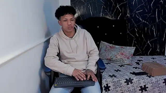 carlos alber12 online show from November 5, 2025, 3:23 pm