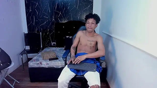 carlos alber12 online show from November 22, 2025, 7:13 pm