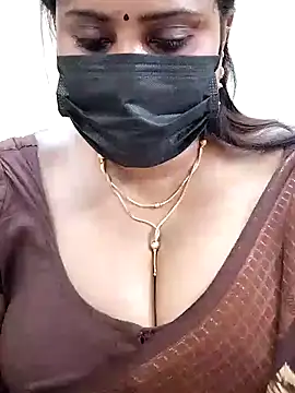 Snapshot of Queenflowerr chatting on January 27, 2025, 10:06 pm Queenflowerr online show from January 27, 2025, 10:06 pm