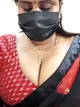 Snapshot of Queenflowerr chatting on January 28, 2025, 6:07 pm Queenflowerr online show from January 28, 2025, 6:07 pm