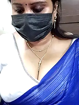 Snapshot of Queenflowerr chatting on January 29, 2025, 11:51 am Queenflowerr online show from January 29, 2025, 11:51 am