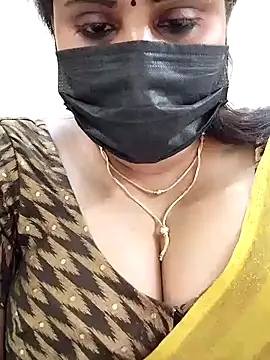 Snapshot of Queenflowerr chatting on January 29, 2025, 7:32 pm Queenflowerr online show from January 29, 2025, 7:32 pm