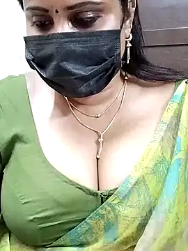 Snapshot of Queenflowerr chatting on February 3, 2025, 1:30 pm Queenflowerr online show from February 3, 2025, 1:30 pm