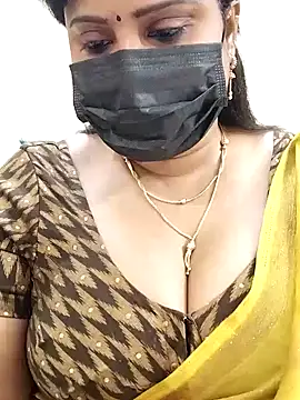 Snapshot of Queenflowerr chatting on February 9, 2025, 1:00 am Queenflowerr online show from February 9, 2025, 1:00 am