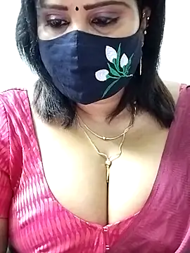 Snapshot of Queenflowerr chatting on September 9, 2025, 4:45 am Queenflowerr online show from September 9, 2025, 4:45 am