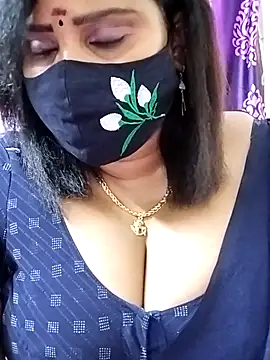 Snapshot of Queenflowerr chatting on September 27, 2025, 4:34 pm Queenflowerr online show from September 27, 2025, 4:34 pm