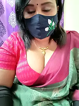 Snapshot of Queenflowerr chatting on November 8, 2025, 10:15 am Queenflowerr online show from November 8, 2025, 10:15 am