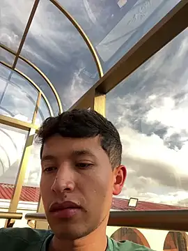 Snapshot of sebaxx8_ chatting on February 25, 2025, 9:35 pm sebaxx8 online show from February 25, 2025, 9:35 pm