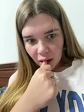 ella zzz online show from February 3, 2026, 8:03 pm