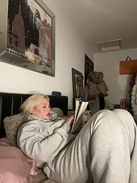 blissdimicco online show from March 12, 2025, 7:06 pm