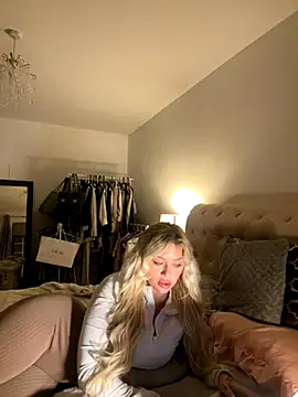 blissdimicco online show from November 13, 2025, 6:18 pm