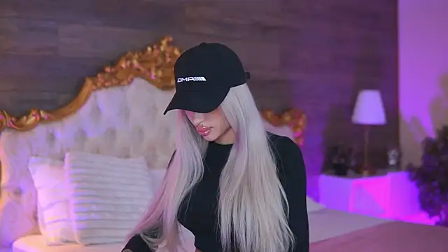 Juicy Jessye online show from October 3, 2025, 7:44 pm