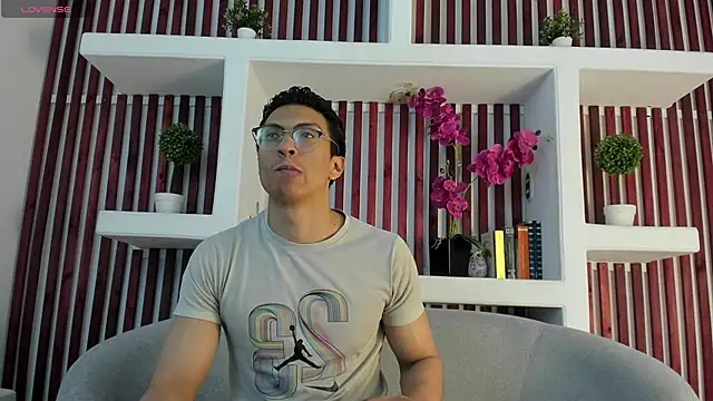 Snapshot of ApoloCruz chatting on May 16, 2026, 3:36 am ApoloCruz online show from May 16, 2026, 3:36 am