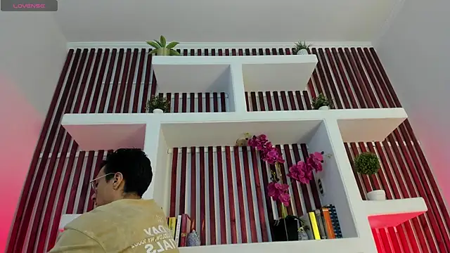 Snapshot of ApoloCruz chatting on May 17, 2026, 3:59 am ApoloCruz online show from May 17, 2026, 3:59 am
