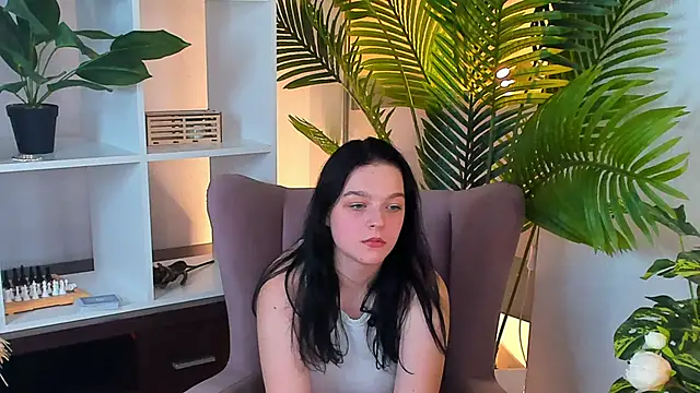 GladysHewell online show from January 27, 2025, 5:15 pm