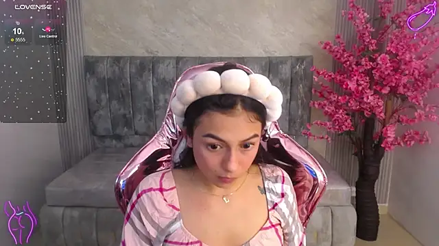 lilith petit sub online show from September 9, 2025, 8:30 pm