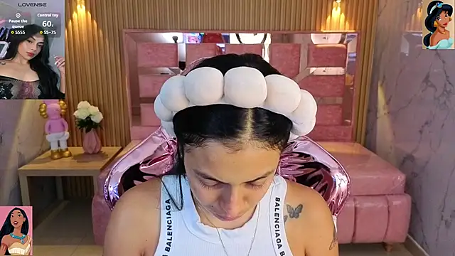 lilith petit sub online show from November 26, 2025, 3:18 am