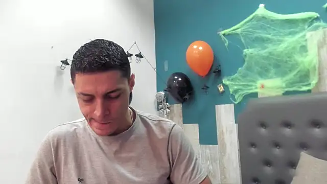 Frank Millers online show from October 28, 2025, 5:04 pm