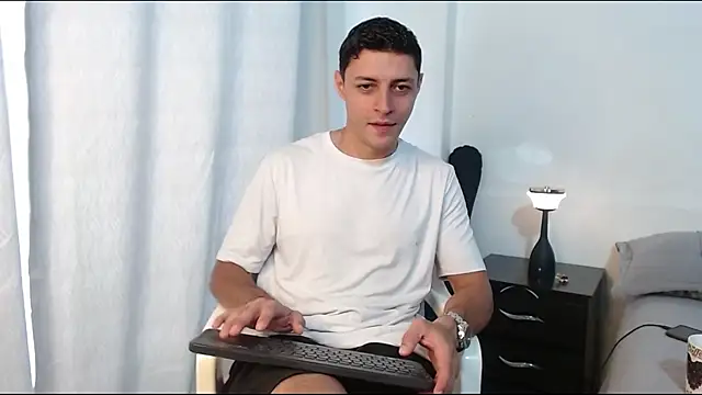 Frank Millers online show from April 8, 2026, 9:04 pm