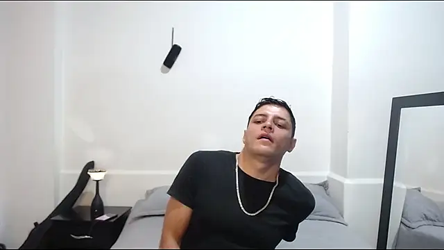 Frank Millers online show from April 20, 2026, 4:32 pm