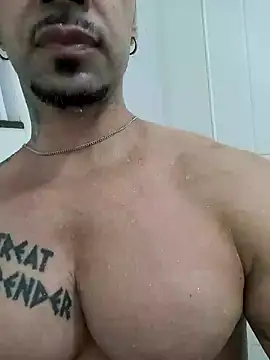Snapshot of badbrown chatting on January 22, 2025, 4:23 am badbrown online show from January 22, 2025, 4:23 am