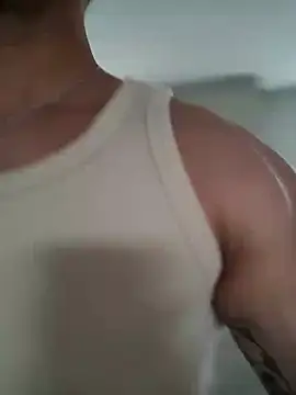 Snapshot of badbrown chatting on January 27, 2025, 9:22 pm badbrown online show from January 27, 2025, 9:22 pm