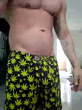 Snapshot of badbrown chatting on January 30, 2025, 12:37 pm badbrown online show from January 30, 2025, 12:37 pm