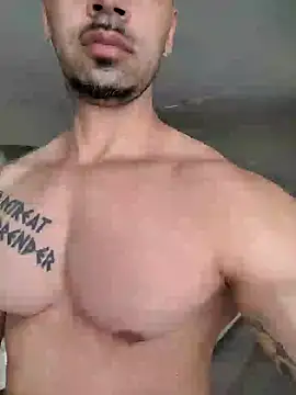 Snapshot of badbrown chatting on February 7, 2025, 12:39 pm badbrown online show from February 7, 2025, 12:39 pm