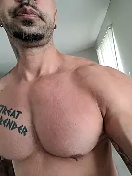 Snapshot of badbrown chatting on February 19, 2025, 12:44 pm badbrown online show from February 19, 2025, 12:44 pm
