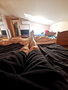 Snapshot of Velly82 chatting on April 4, 2026, 2:25 pm Velly82 online show from April 4, 2026, 2:25 pm