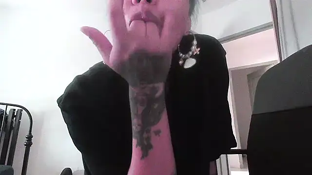 serena  vedette online show from October 21, 2025, 9:43 am