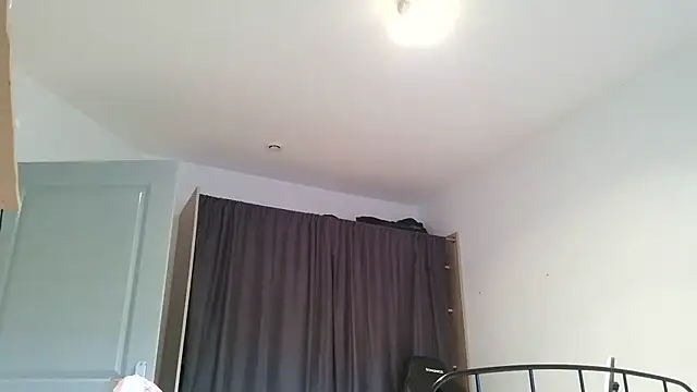 serena  vedette online show from February 22, 2026, 2:37 pm