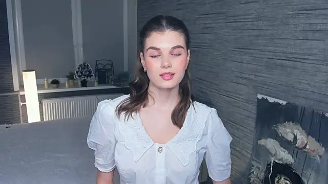 FloraDobb online show from January 28, 2025, 7:32 pm