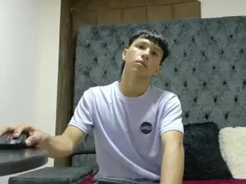 MarckPassion online show from March 5, 2025, 1:06 pm