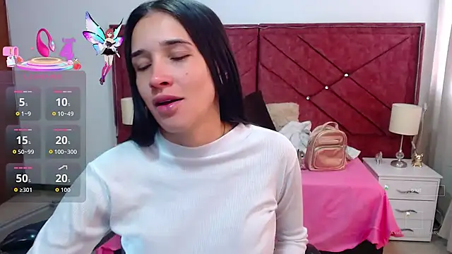 victoria adams07 online show from September 18, 2025, 1:24 pm