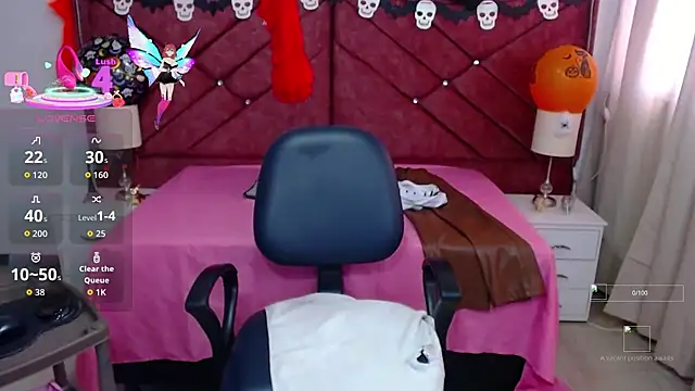 victoria adams07 online show from October 7, 2025, 1:41 pm