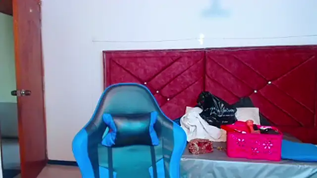 victoria adams07 online show from March 23, 2026, 8:02 pm