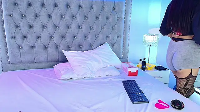 Snapshot of Charlotte_ethan chatting on January 22, 2025, 10:29 am Charlotte ethan online show from January 22, 2025, 10:29 am