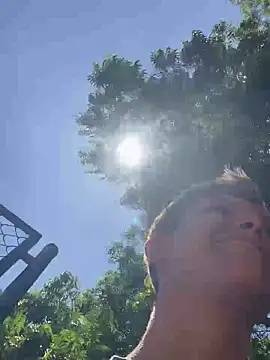 izan 20 online show from September 10, 2025, 4:18 pm