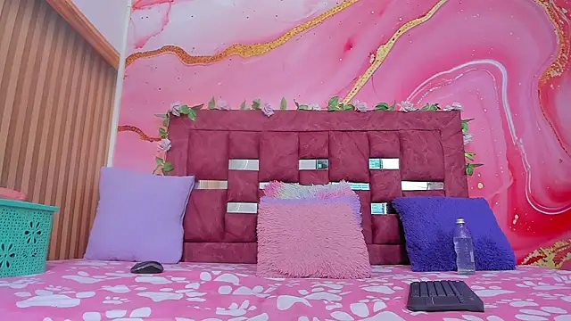 scarlett  evans  online show from March 9, 2026, 6:34 pm