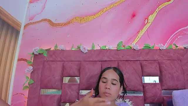 scarlett  evans  online show from March 28, 2026, 6:29 pm