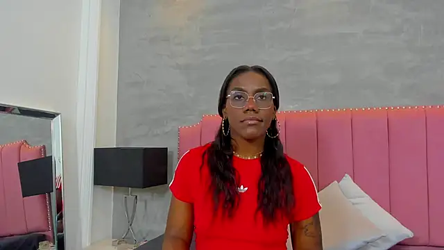 Alaia Colins online show from November 26, 2025, 3:07 am