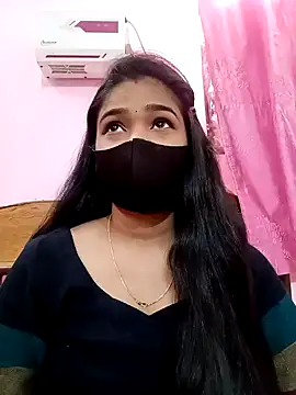 Snapshot of Simran-001 chatting on February 7, 2025, 8:22 am Simran-001 online show from February 7, 2025, 8:22 am