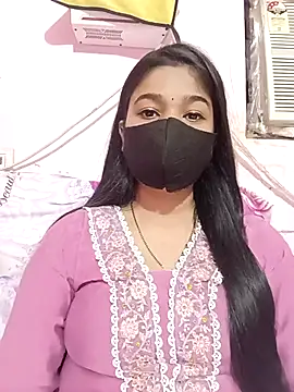 Snapshot of Simran-001 chatting on October 3, 2025, 7:05 am Simran-001 online show from October 3, 2025, 7:05 am