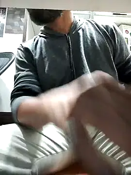 RaviRoy2326 online show from February 2, 2025, 5:04 pm