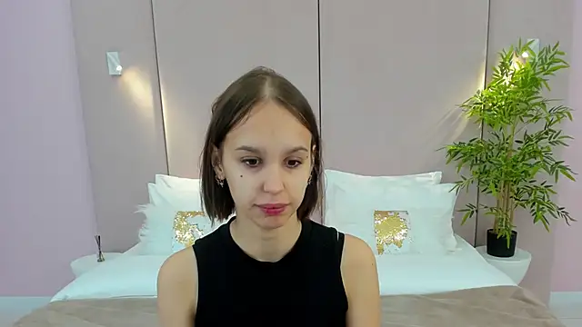 SandraTucker online show from November 30, 2025, 2:59 am