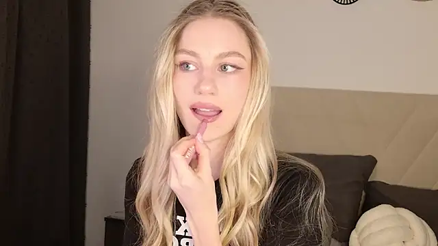 GabriellaOlsen online show from March 7, 2026, 3:53 pm