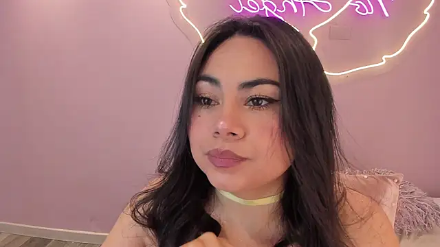 Naomymonroe  online show from April 19, 2026, 11:42 am